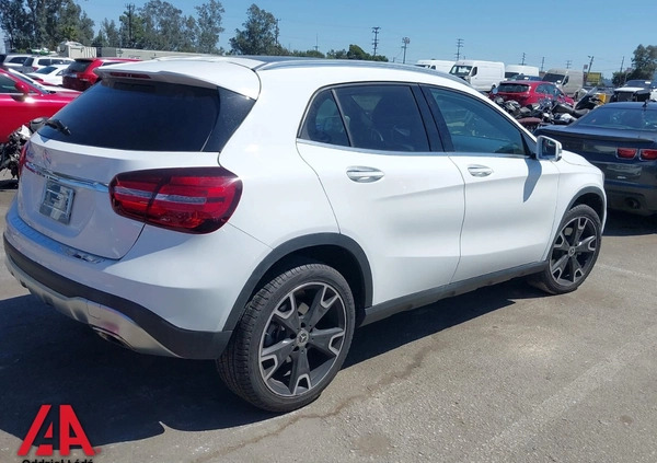 Mercedes-Benz GLA cena 76800 przebieg: 71600, rok produkcji 2018 z Dębno małe 79